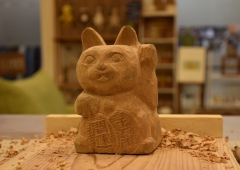 招き猫を彫る④