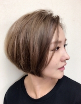ショートボブ