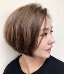 ショートボブ